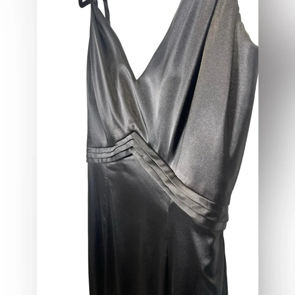 Formal size 6 black gown maxi dress excellent condition - Picture 6 of 8